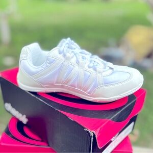 ✨BRAND NEW IN BOX✨ Chasse Ace II Cheerleading Shoes